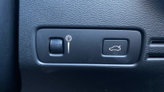 Volvo Xc40 2.0 B4P R DESIGN Pro 5dr Auto Petrol Estate